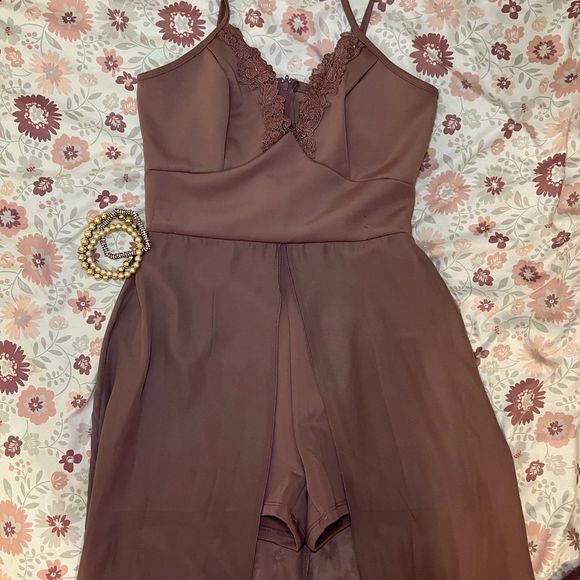 👸Short outfit with slip cover👸 - Picture 3 of 4